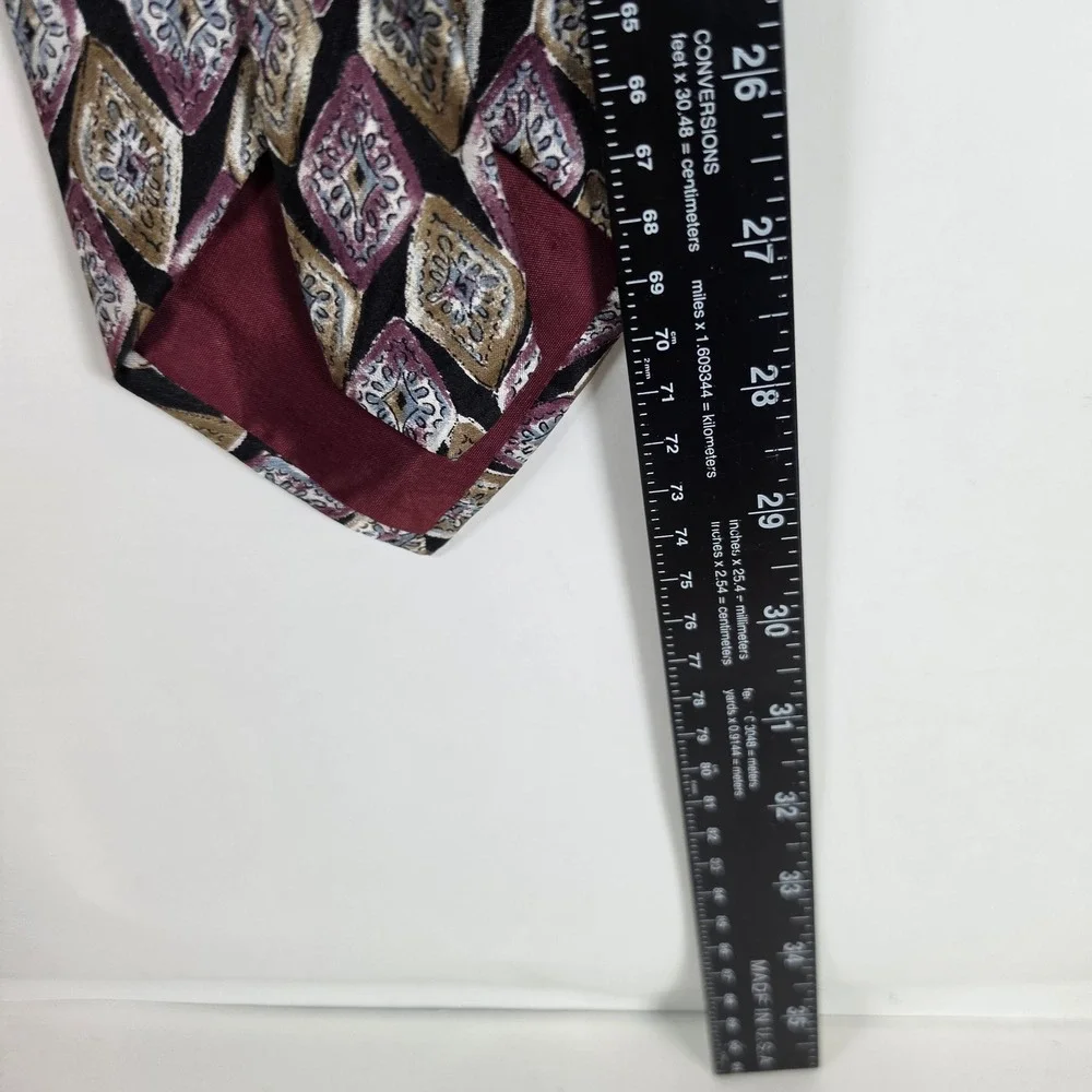 Vito by VP Tie Mens Silk Geometric Diamond Medallion Pattern Necktie Italy Plum